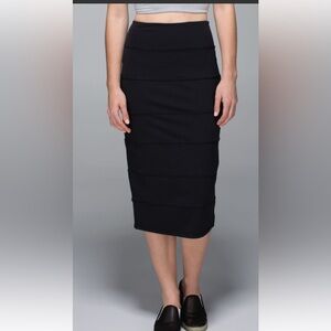 Lululemon over yoga skirt.   Size 2.    Excellent condition.  Black.